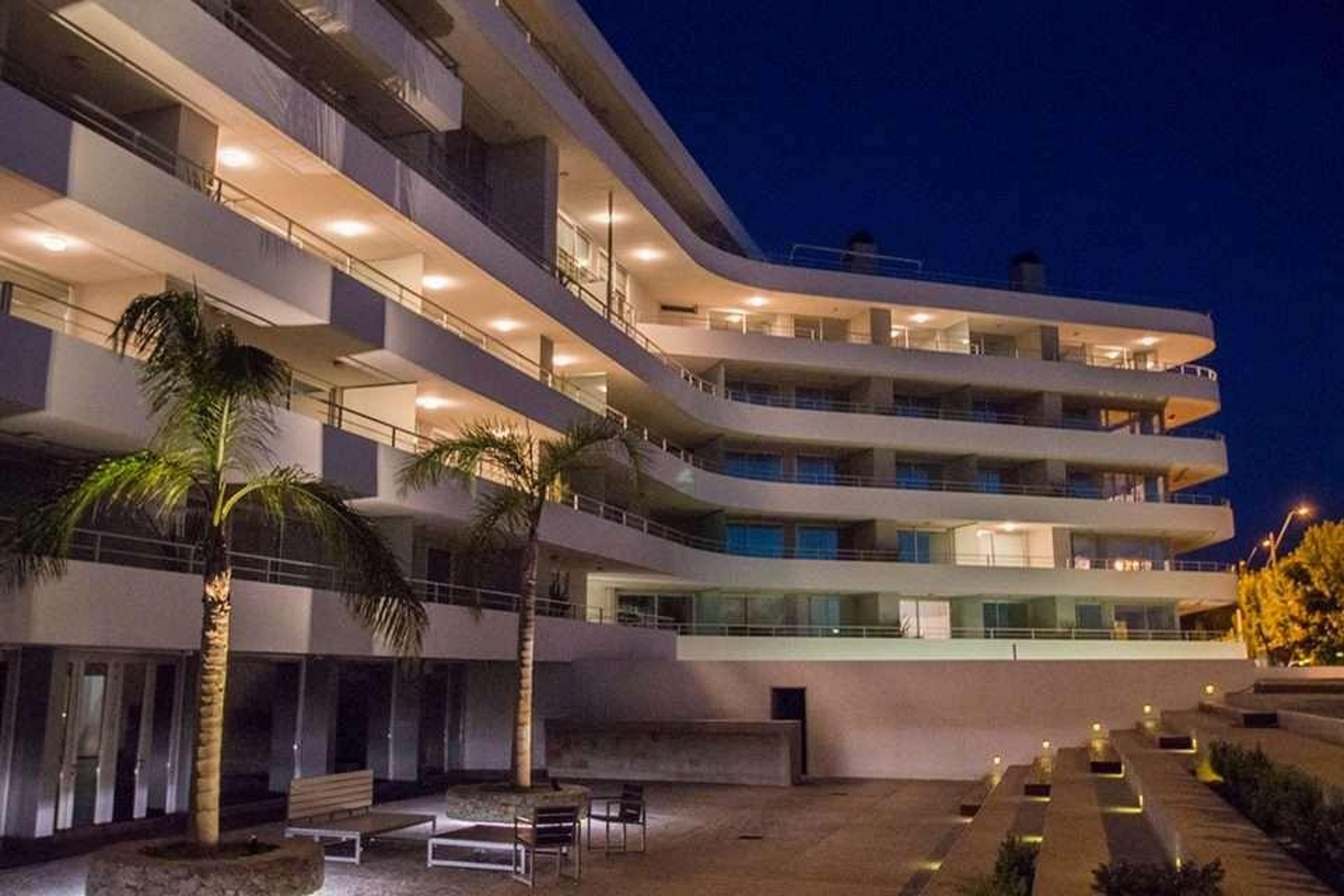 Dazzler By Wyndham Colonia Hotel โกโลเนีย เดล ซากราเมนโต ภายนอก รูปภาพ